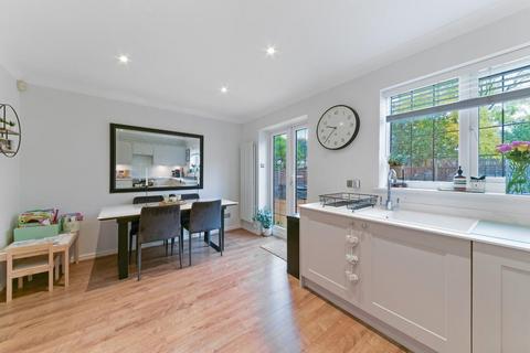 26 Rembrandt Court, Stoneleigh, Epsom, KT19 0SB