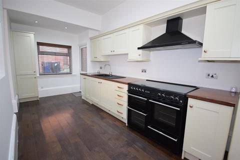 4 bedroom end of terrace house for sale, Westoe Road, South Shields