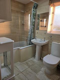 2 bedroom flat to rent, London N13