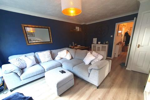 2 bedroom property to rent, Columbine Close, Whitstable, CT5