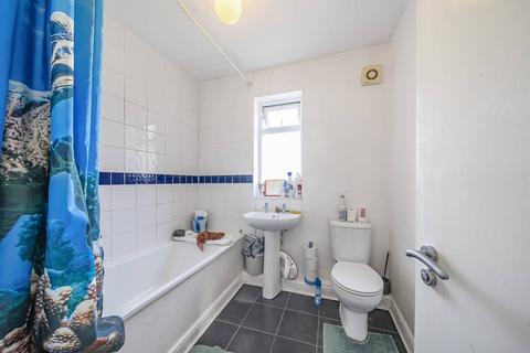 156 Western Road, Mitcham, CR4 3EB