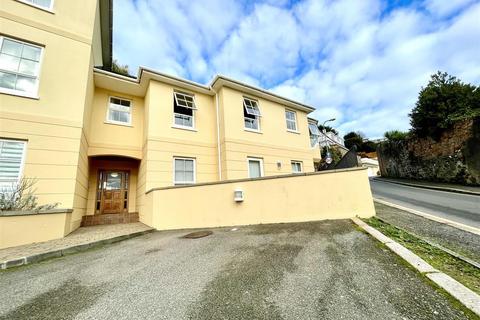 Spacious 2 Bed Apartment With 2 Parking In St Helier