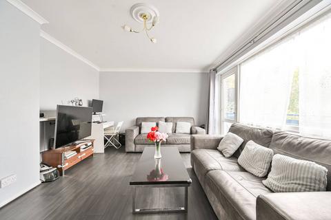 4 bedroom flat for sale, Ednam House, Peckham, London, SE15