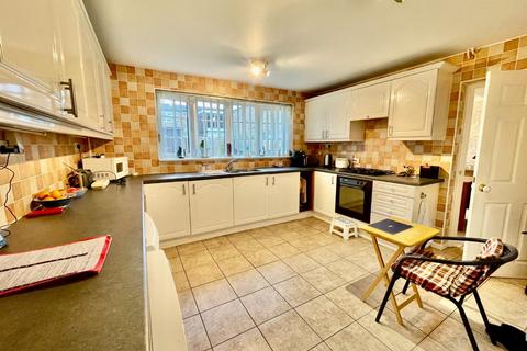 3 bedroom end of terrace house for sale, Mildmay Road, Stevenage