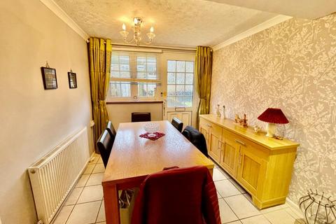 3 bedroom end of terrace house for sale, Mildmay Road, Stevenage