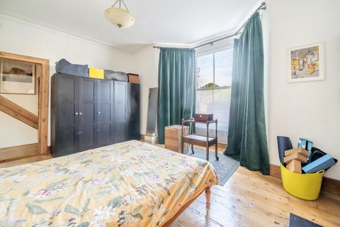 108b Ardgowan Road, London, SE6 1UU