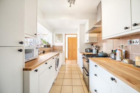 108b Ardgowan Road, London, SE6 1UU