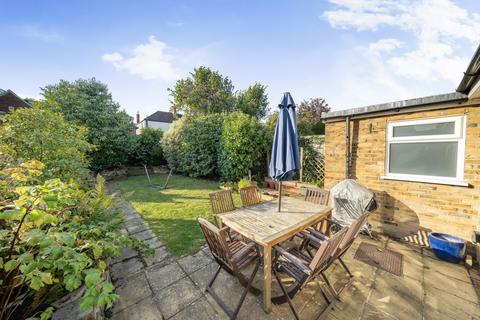 108b Ardgowan Road, London, SE6 1UU