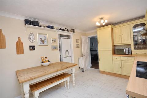 43 Grasmere Close, Eastbourne, BN23 8JE