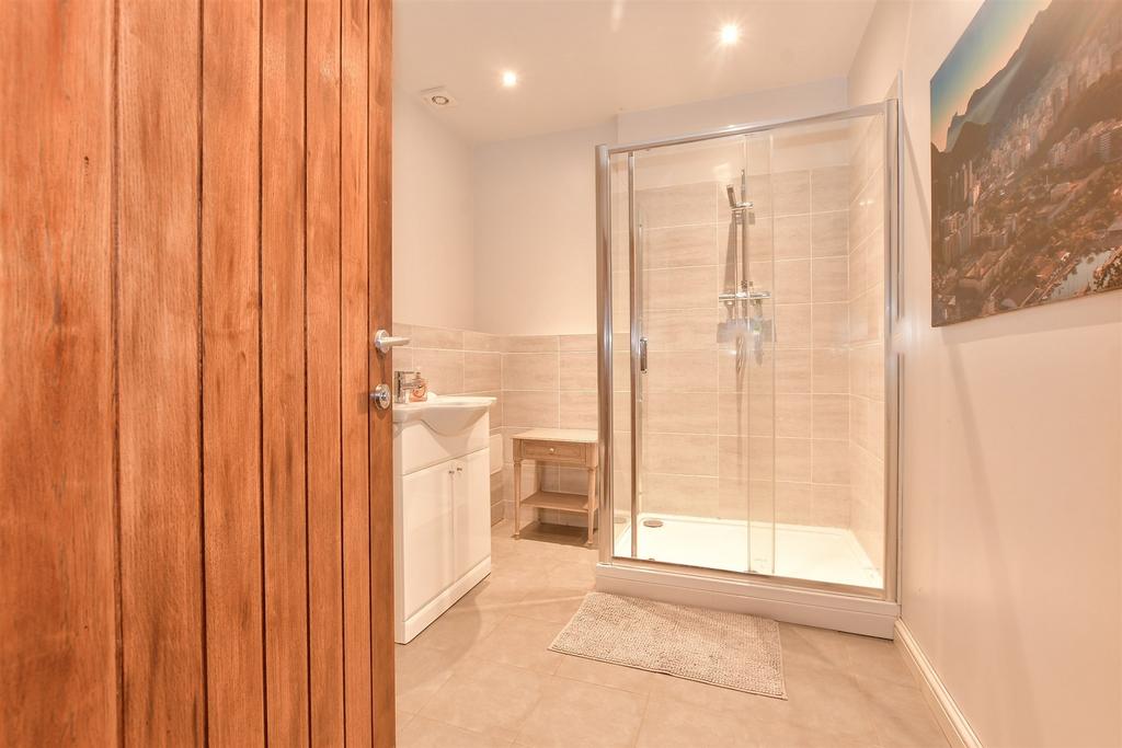 Annexe Shower Room