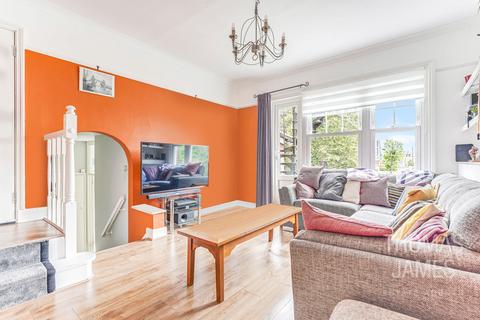 Flat 2, 2 Elm Park Road, London, N21 2HN