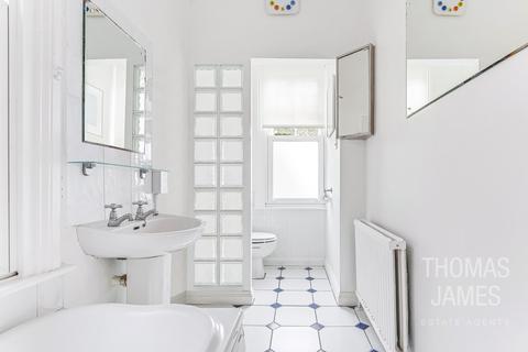 Flat 2, 2 Elm Park Road, London, N21 2HN
