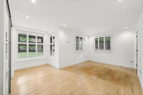 3 bedroom detached house to rent, Montaigne Close, London SW1P