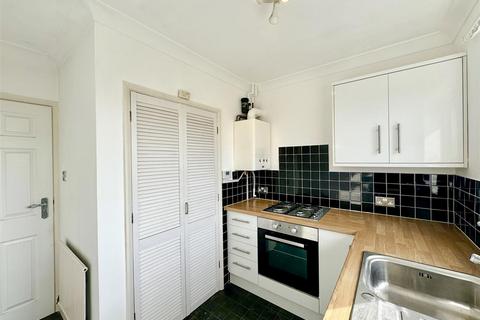 2 bedroom flat to rent, New Park Avenue, Bexhill-On-Sea TN40