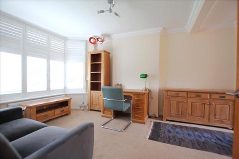 3 bedroom semi-detached house to rent, The Vale, Southgate, London, N14