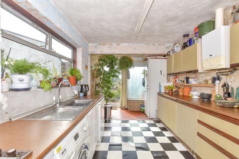 25 Blean View Road, Herne Bay, CT6 7RD