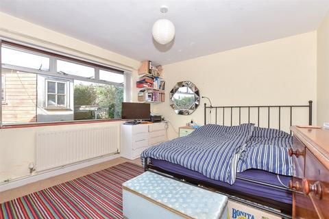 25 Blean View Road, Herne Bay, CT6 7RD