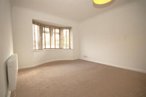 2 bedroom maisonette to rent, Bradley Court, Epsom Road, G,uildford, Surrey