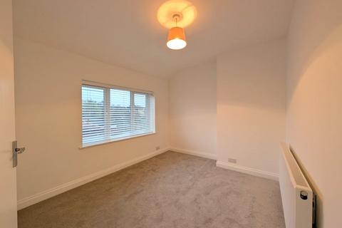 1 bedroom maisonette to rent, Bond Street, Englefield Green, Egham, TW20