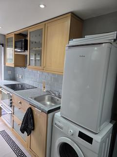 Studio to rent, Brook Avenue,, Edgware, HA8