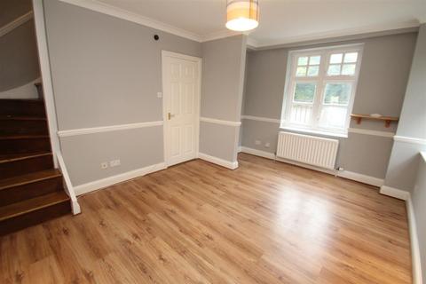 3 bedroom house to rent, Yeomans Court, Hemel Hempstead