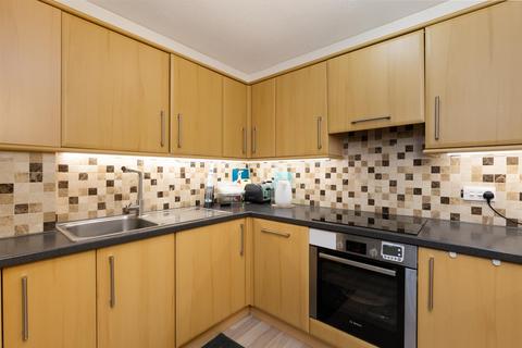 1 bedroom flat for sale, Sunny Bank, London