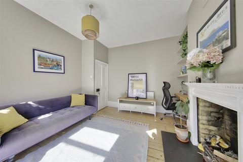 2 bedroom flat for sale, Sudbourne Road, Brixton SW2