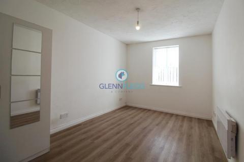 2 bedroom apartment to rent, Hurworth Avenue, Langley.