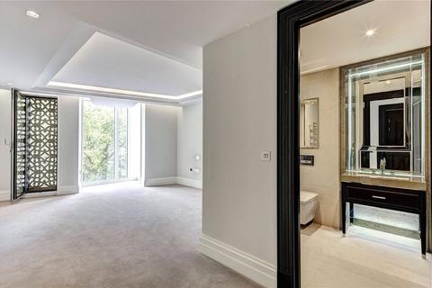 3 bedroom apartment to rent, Strand, London, WC2R