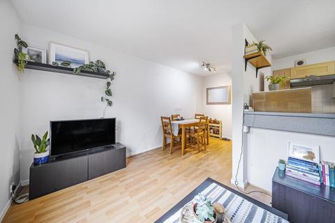 1 bedroom flat for sale, Limetree Walk, London