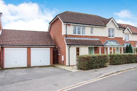 4 bedroom detached house for sale - Princess Royal Close, Lymington, Hampshire, SO41