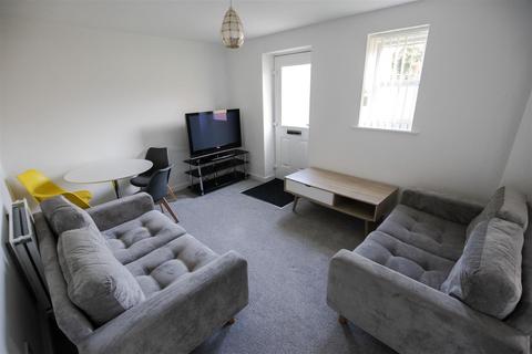 2 bedroom flat to rent, 17 Escelie Way, Birmingham B29