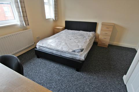 3 bedroom house to rent, Exbury Street, Manchester M14