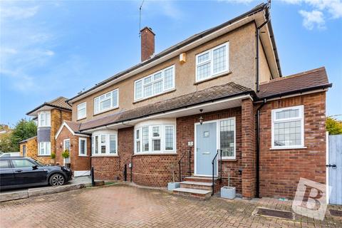 2 Barrons Close, Ongar, CM5 9BJ