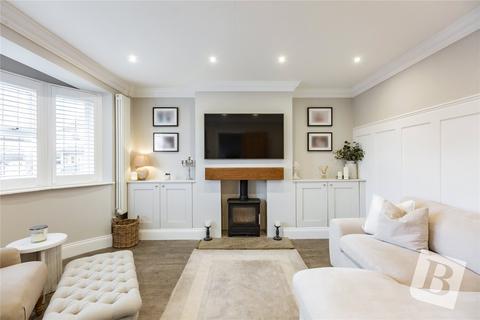 2 Barrons Close, Ongar, CM5 9BJ