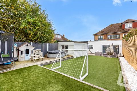 2 Barrons Close, Ongar, CM5 9BJ