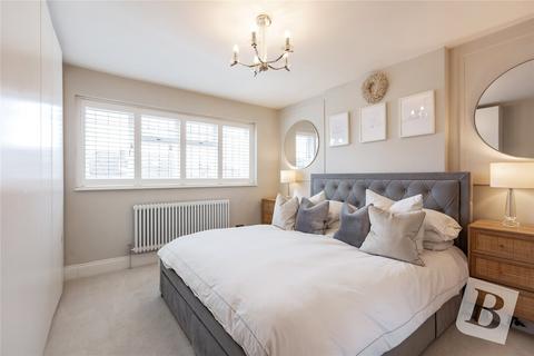 2 Barrons Close, Ongar, CM5 9BJ