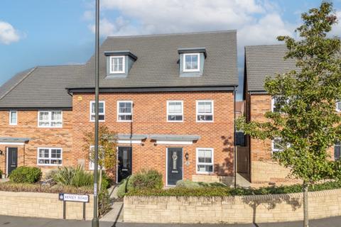 4 bedroom semi-detached house for sale