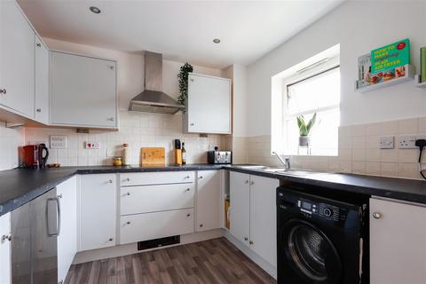 1 bedroom flat for sale, Heol Cilffrydd, Barry