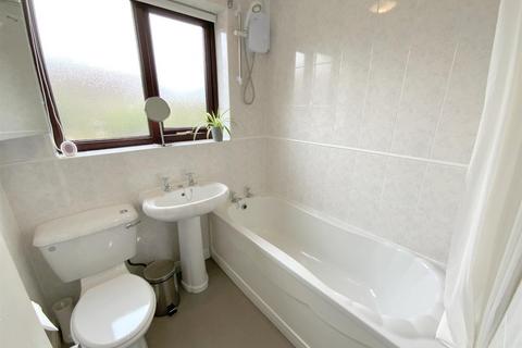 12 Coltsfoot Drive, Waltham, Grimsby, DN37 0XL