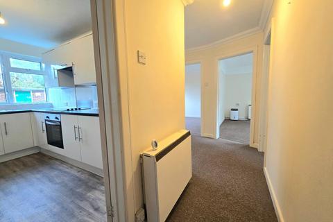 2 bedroom ground floor flat to rent, Roberts Road, Shirley