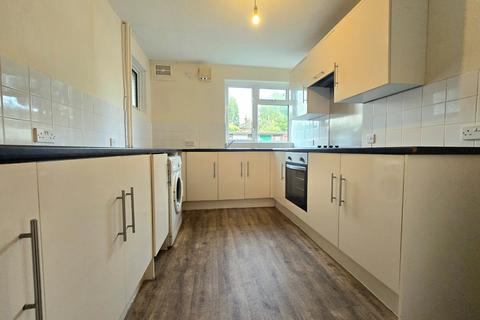 2 bedroom ground floor flat to rent, Roberts Road, Shirley