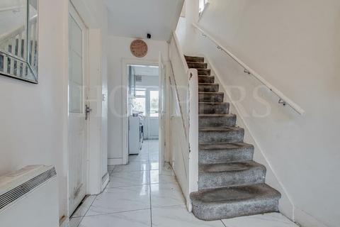 3 bedroom end of terrace house for sale, Coles Green Road, London, NW2