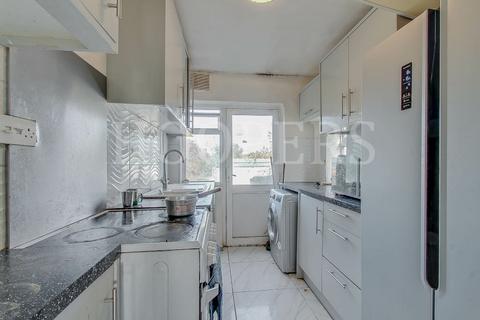 3 bedroom end of terrace house for sale, Coles Green Road, London, NW2