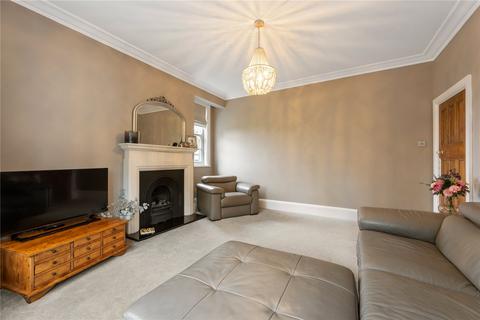 4 bedroom semi-detached house for sale, Woodthorpe Lane, Wakefield, West Yorkshire