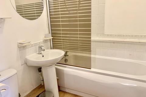 1 bedroom flat to rent, Rosemount Viaduct, Aberdeen, AB25