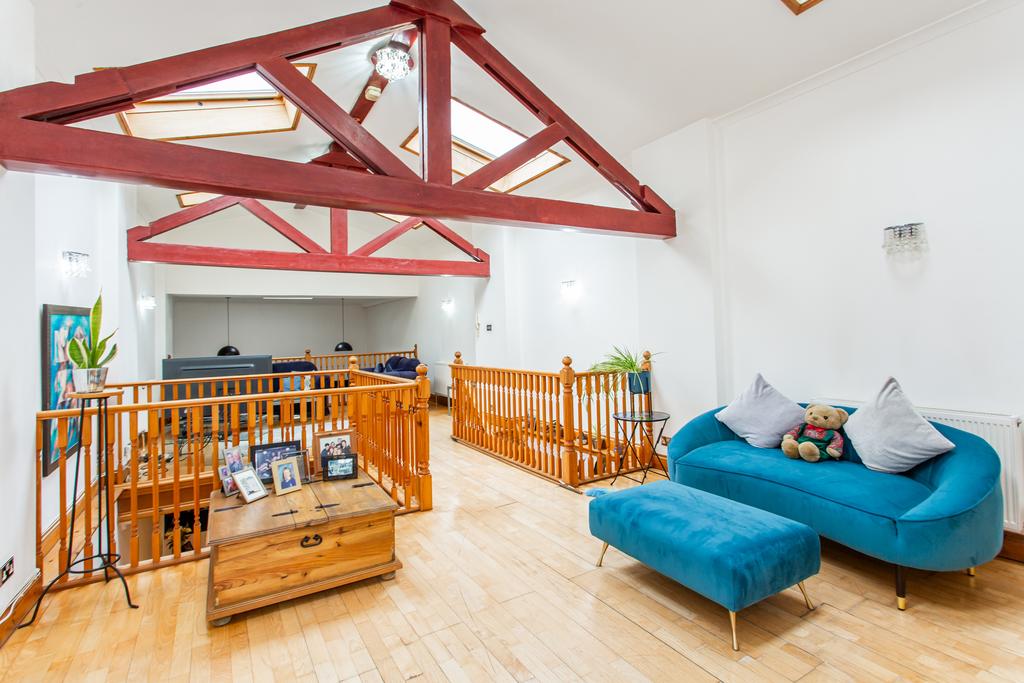 White Horse Lane, Stepney Green, E1 3 bed terraced house for sale £