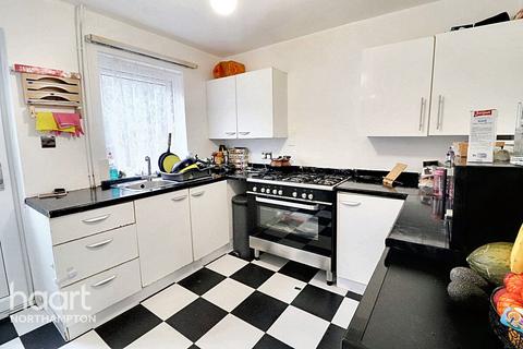 3 bedroom terraced house for sale, Dell Crescent, Northampton