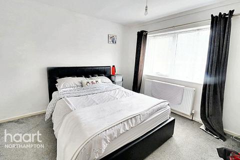 18 Dell Crescent, Northampton, NN3 8SG