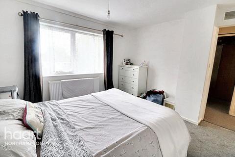 18 Dell Crescent, Northampton, NN3 8SG